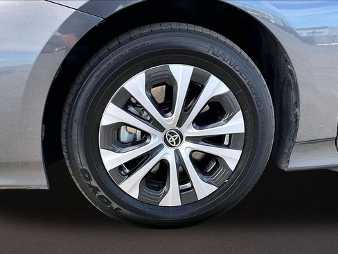 Used 2022 Toyota Prius Prime XLE image 9