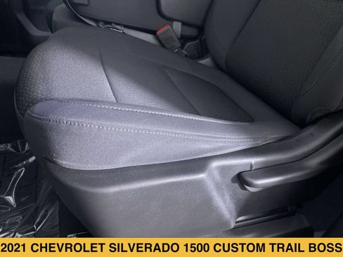 Certified 2021 Chevrolet Silverado 1500 Custom Trail Boss w/ LPO, Dark Essentials Package AWD/4WD image 8