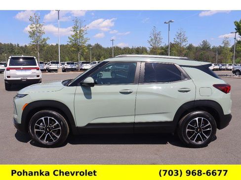 Certified 2025 Chevrolet TrailBlazer LT w/ Convenience Package FWD image 4