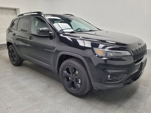 Used 2019 Jeep Cherokee Latitude Plus AWD/4WD image 11