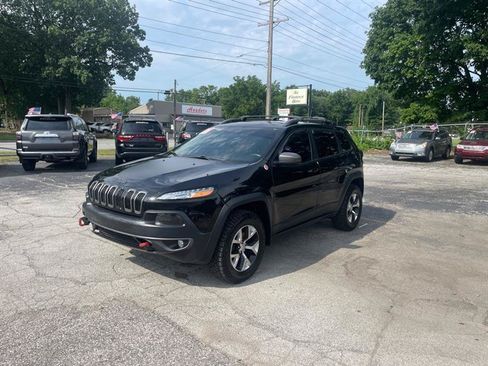 Used 2017 Jeep Cherokee Trailhawk w/ Comfort & Convenience Group AWD/4WD image 1
