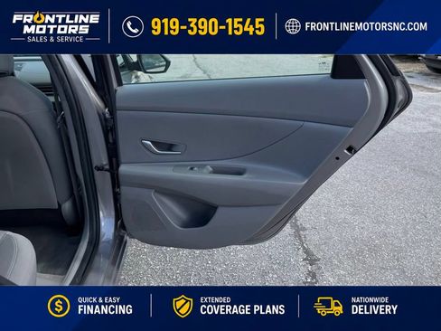 Used 2022 Hyundai Elantra SE FWD image 13