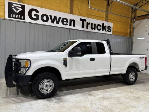 Used 2017 Ford F250 XL w/ Power Equipment Group image 4