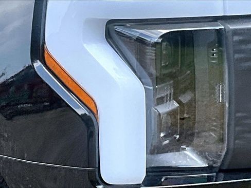 Used 2025 Ford F150 Lightning Flash AWD/4WD image 30
