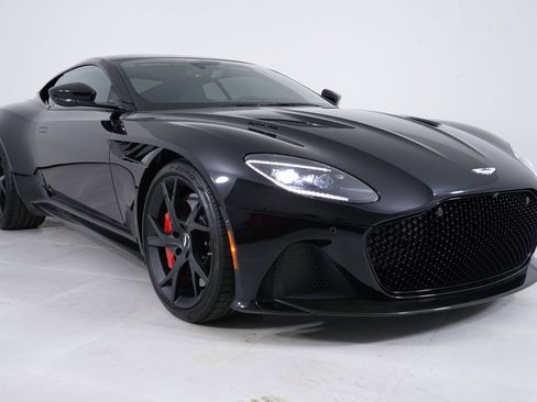 Used 2019 Aston Martin DBS Superleggera RWD image 18