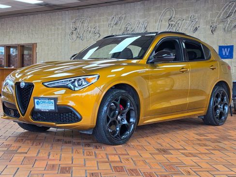 Used 2023 Alfa Romeo Stelvio Veloce AWD/4WD image 4