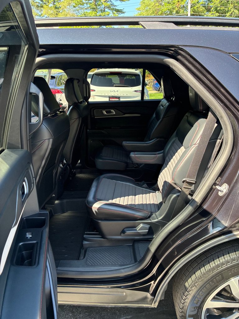Used 2025 Ford Explorer ST-Line AWD/4WD image 27