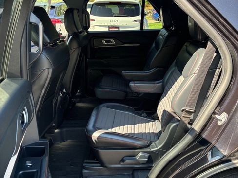 Used 2025 Ford Explorer ST-Line AWD/4WD image 27