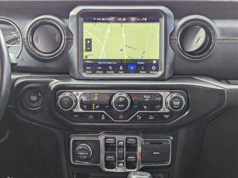 Used 2022 Jeep Wrangler Unlimited Sahara image 15