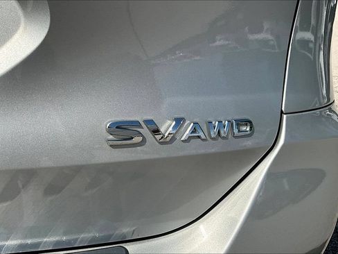 Used 2017 Nissan Rogue SV AWD/4WD image 10