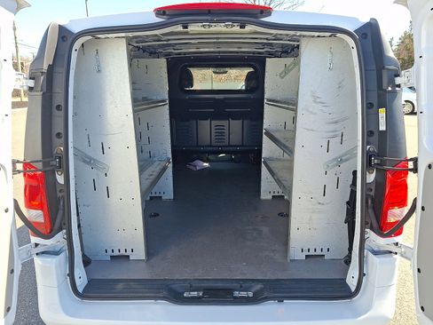 Used 2023 Mercedes-Benz Metris image 30