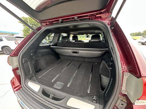 Used 2017 Jeep Grand Cherokee Limited AWD/4WD image 28