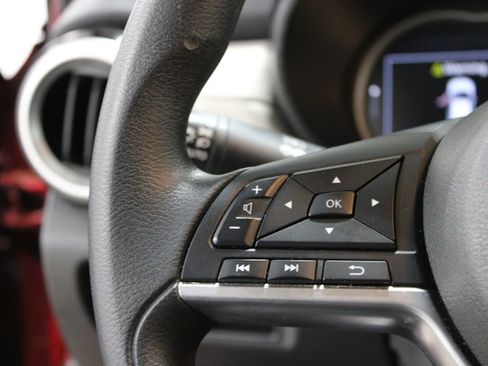 Used 2021 Nissan Versa SV image 13