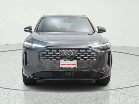 Used 2025 Audi Q5 Premium Plus w/ Premium Plus AWD/4WD image 2
