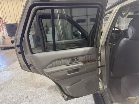 Used 2002 INFINITI QX4 Luxury image 16