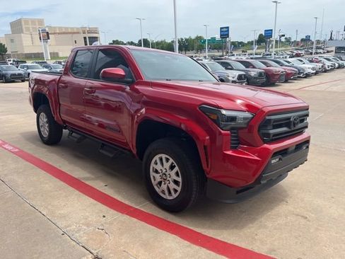 Used 2025 Toyota Tacoma SR5 AWD/4WD image 1