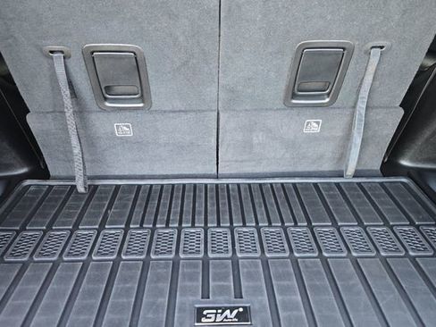 Used 2024 Jeep Grand Cherokee L Altitude image 16