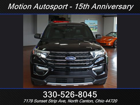 Used 2020 Ford Explorer XLT w/ Equipment Group 202A AWD/4WD image 4