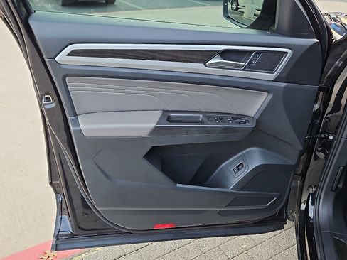 Certified 2023 Volkswagen Atlas SE image 14