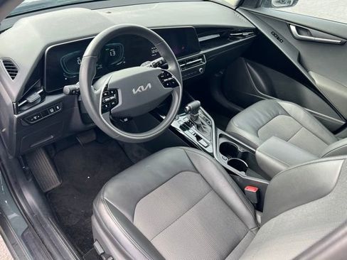 Certified 2023 Kia Niro EX FWD image 13