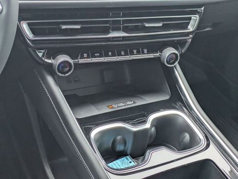 New 2026 Chevrolet Traverse LT FWD image 19