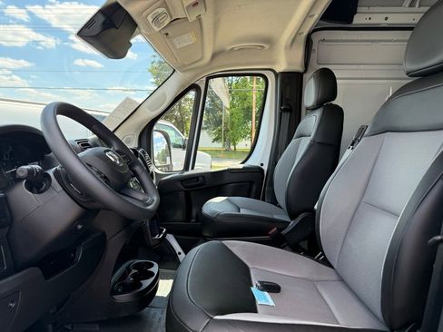 Used 2026 RAM ProMaster 2500 w/ Convenience Group FWD image 7