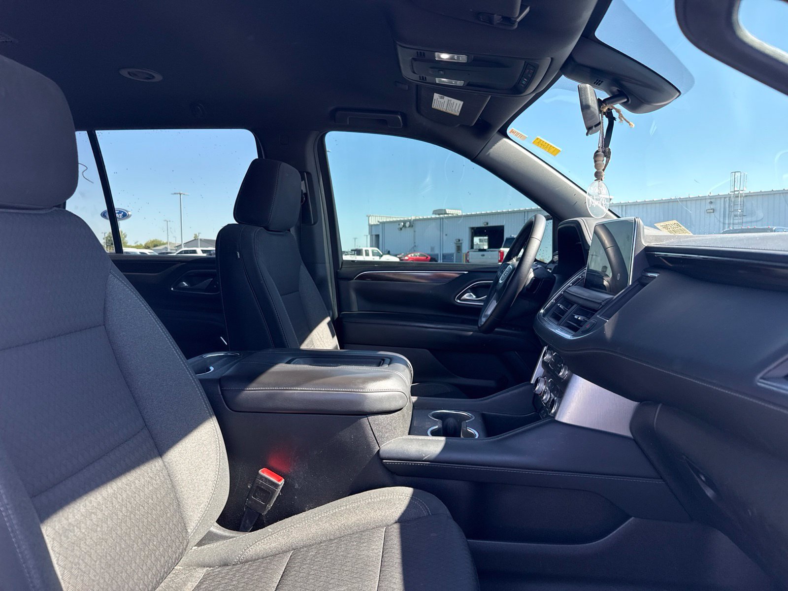 Used 2022 GMC Yukon SLE w/ Gmc Pro Safety Plus Package AWD/4WD image 7