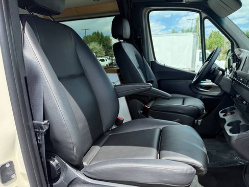 Used 2023 Mercedes-Benz Sprinter 2500 image 20