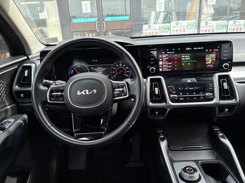 Used 2023 Kia Sorento EX image 14