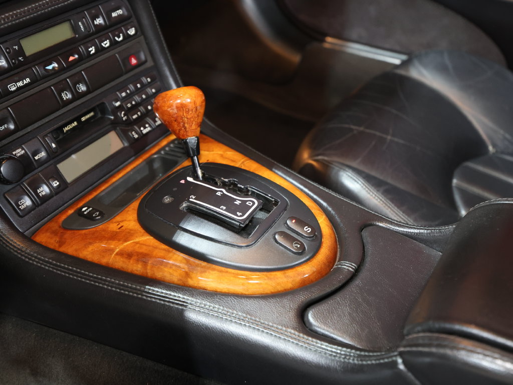 Used 2000 Jaguar XK8 Convertible RWD image 21