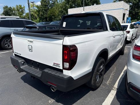 Used 2023 Honda Ridgeline Sport image 5