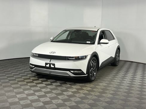 Used 2022 Hyundai Ioniq 5 SE image 3