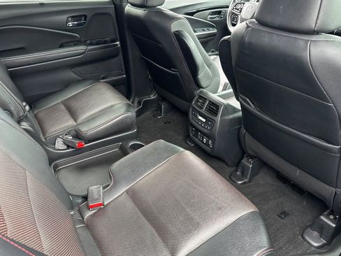 Used 2022 Honda Pilot Black Edition image 31
