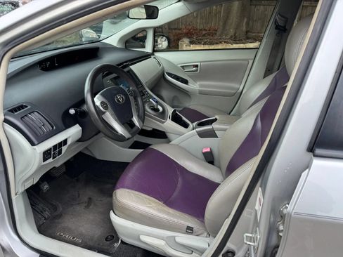 Used 2013 Toyota Prius Two FWD image 16