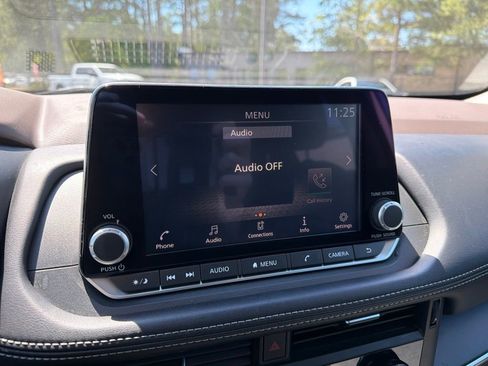 Used 2021 Nissan Rogue S FWD image 10