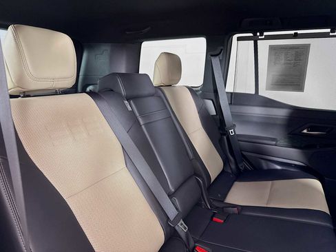 Used 2024 Lexus GX 550 image 25