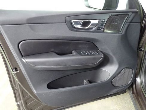 Used 2023 Volvo XC60 B5 Plus image 26