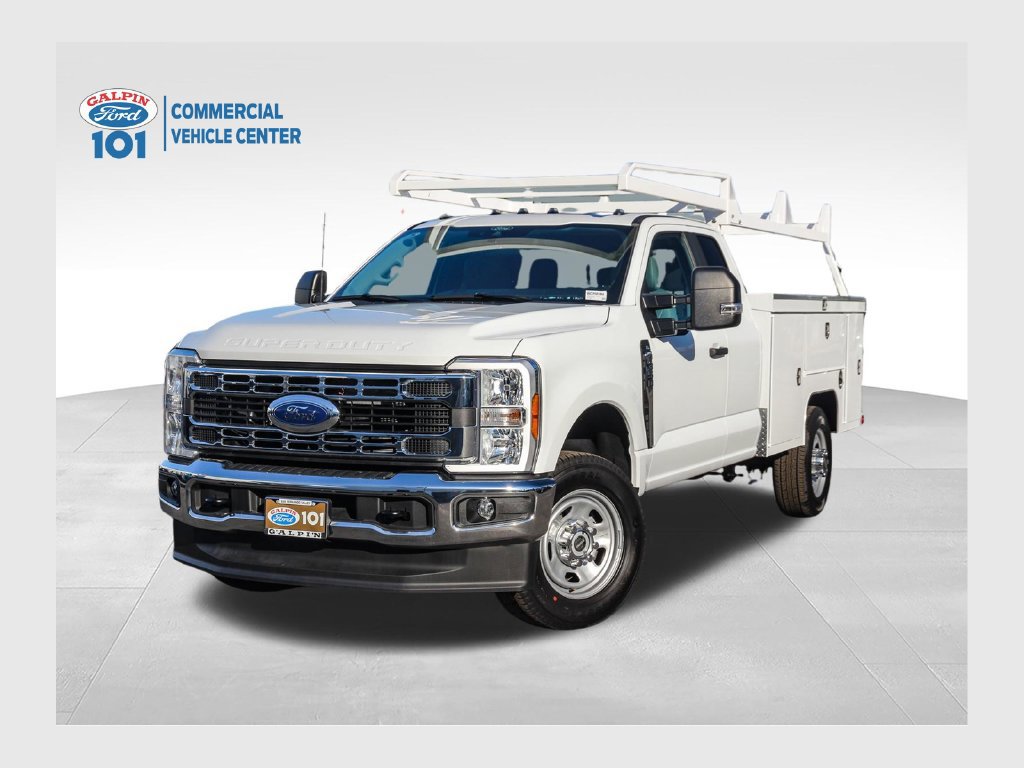 New 2025 Ford F350 XL w/ XL Chrome Package AWD/4WD 360° Tour
