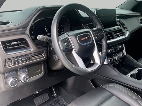 Used 2024 GMC Yukon SLT w/ SLT Luxury Package RWD image 16