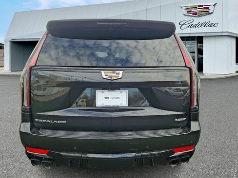 Certified 2024 Cadillac Escalade V w/ LPO, Floor Liner Package image 4