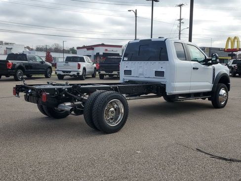 New 2026 Ford F450 XL w/ XL Chrome Package image 3