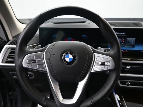 Used 2023 BMW X7 xDrive40i w/ Parking Assistance Package AWD/4WD image 13