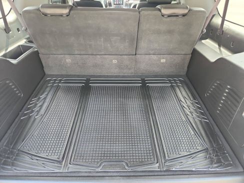 Used 2017 Chevrolet Suburban Premier AWD/4WD image 15