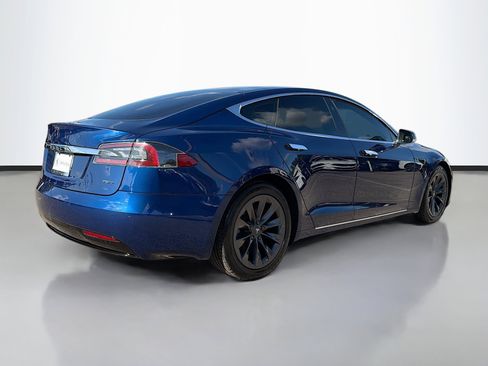 Used 2017 Tesla Model S 75D image 3