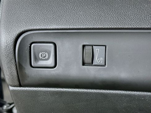 Used 2023 Buick Enclave Essence w/ Experience Buick Package FWD image 17