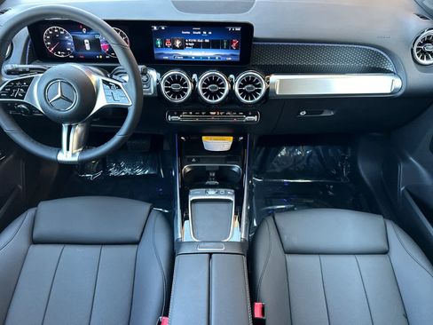 New 2025 Mercedes-Benz GLB 250 image 12