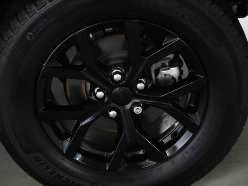 Used 2025 Jeep Grand Cherokee Altitude image 39