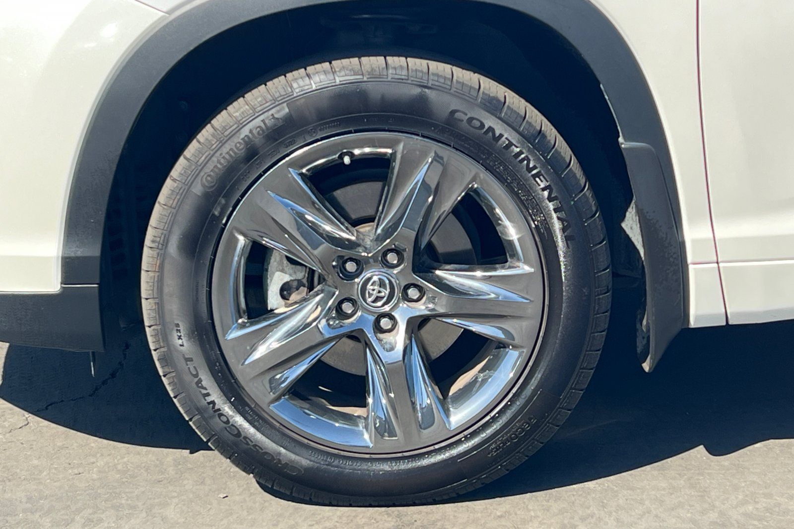 Used 2019 Toyota Highlander Limited Platinum AWD/4WD image 26
