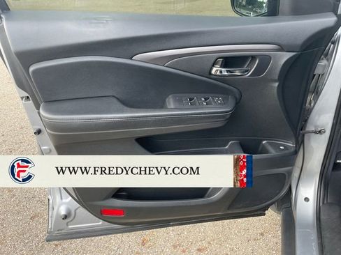 Used 2019 Honda Ridgeline Sport image 10