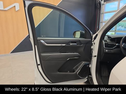 Used 2024 GMC Acadia Elevation w/ Black Edition AWD/4WD image 15